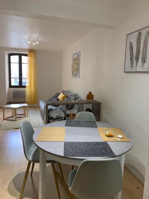 Aubenas : Beau Studio, Proche Du Chateau Exterior foto