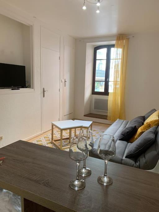 Aubenas : Beau Studio, Proche Du Chateau Exterior foto